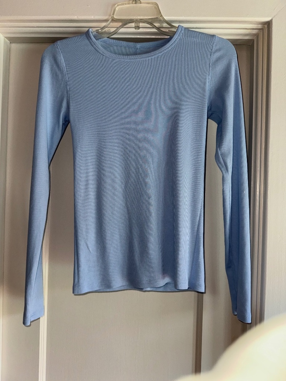 Everlane Light blue Crew Neck Ribbed Long Sleeve T-shirt.  Size M
